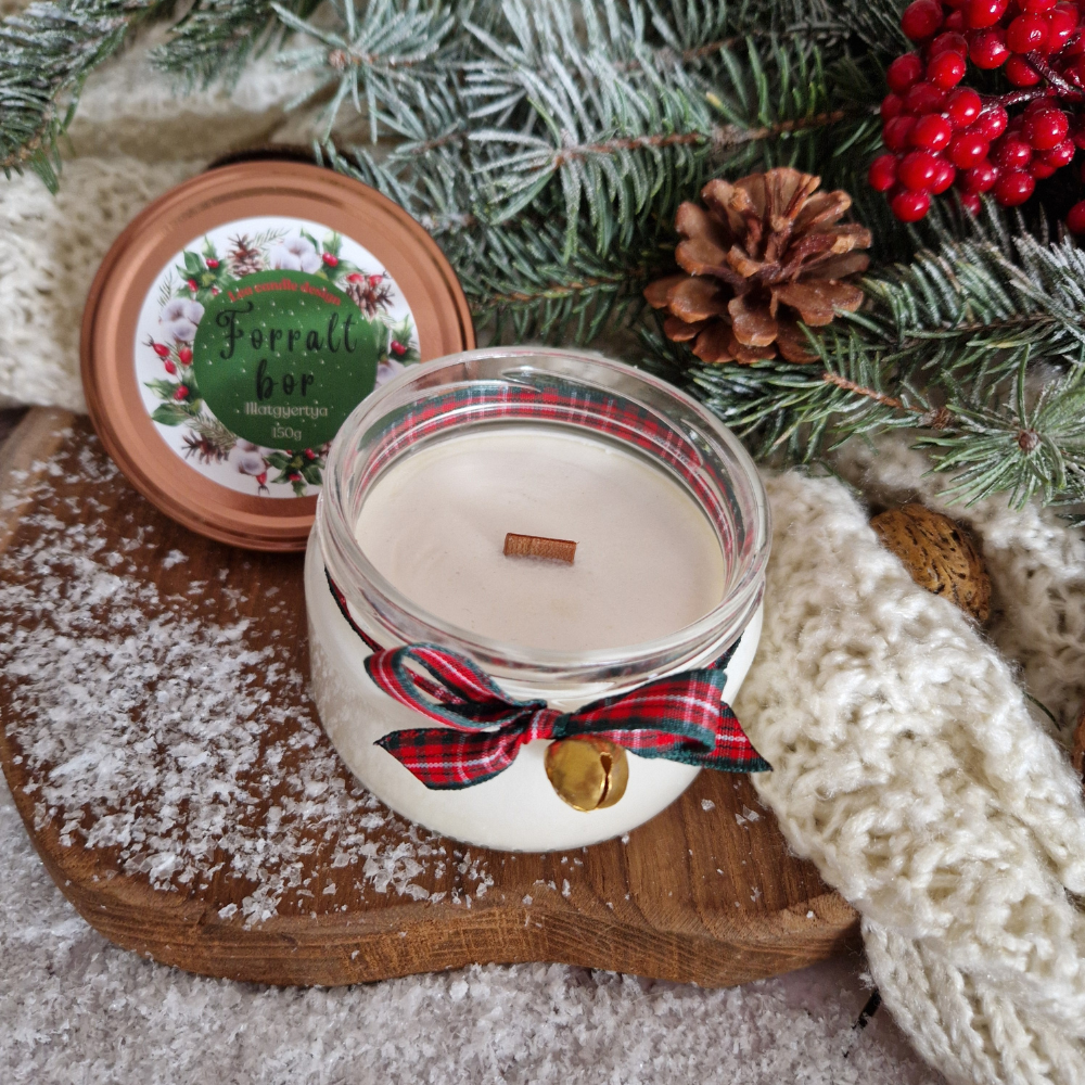 Illatgyertya forralt bor illattal